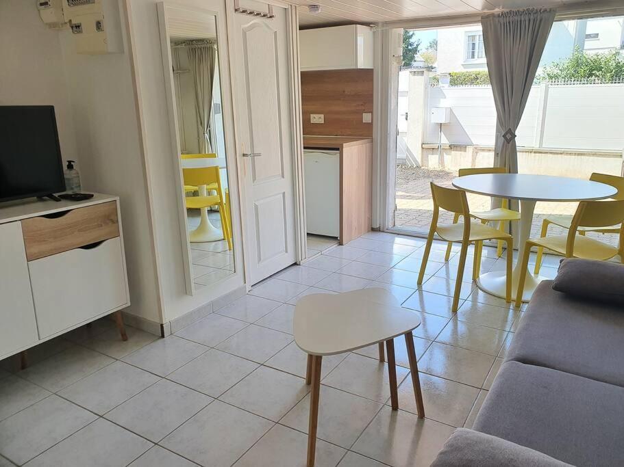 Logement Amboise Centre Avec Terrasse Privee Exteriör bild